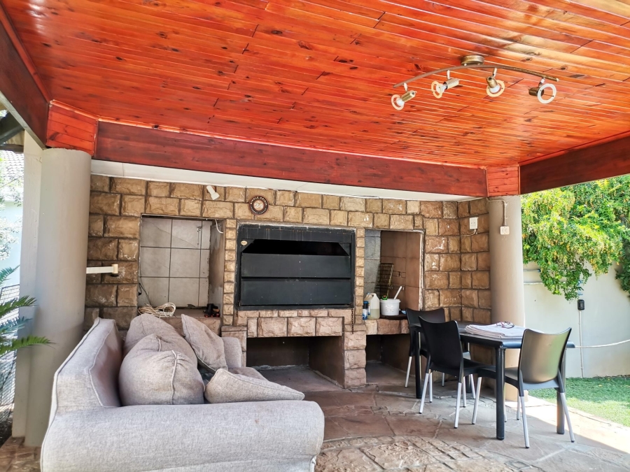 3 Bedroom Property for Sale in Safari Gardens North West